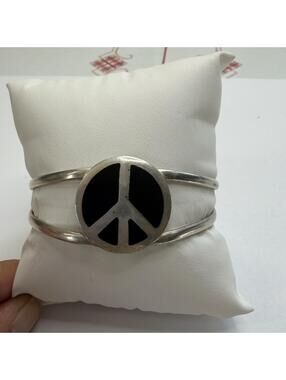 Peace sign cuff bracelet made in Mexico vintage 90s
